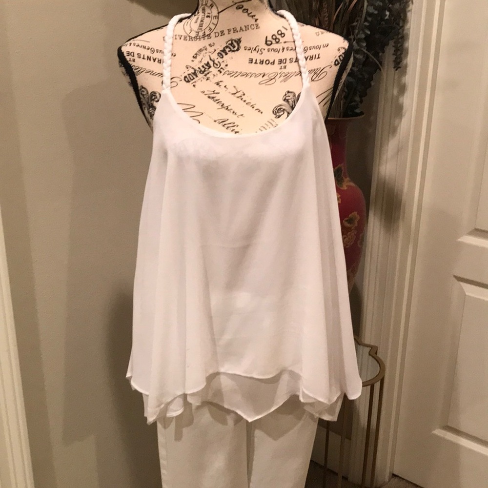 Elan 2 tier white top . Very flowy! size S